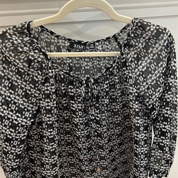 A.N.A Black and White Blouse -Size Medium Petite - Picture 2 of 7